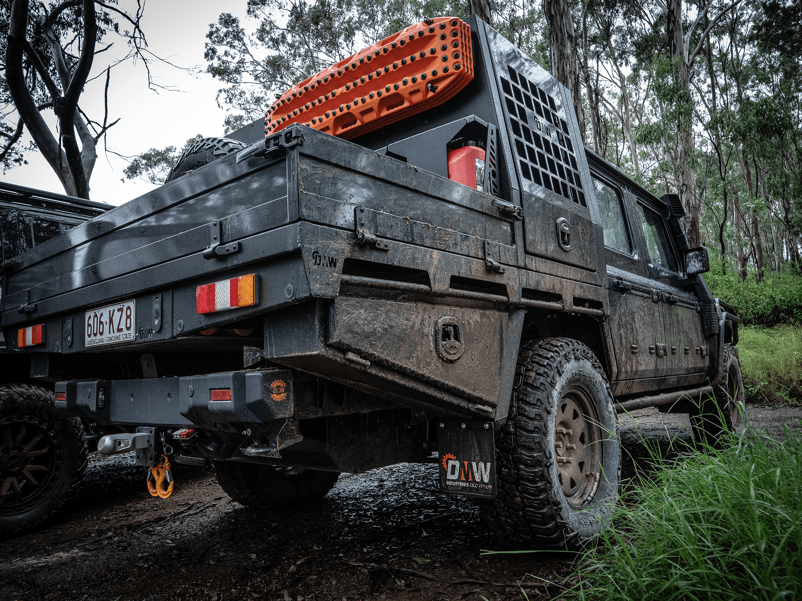 y62_conversion_xtr_tray_tapered_grapphite