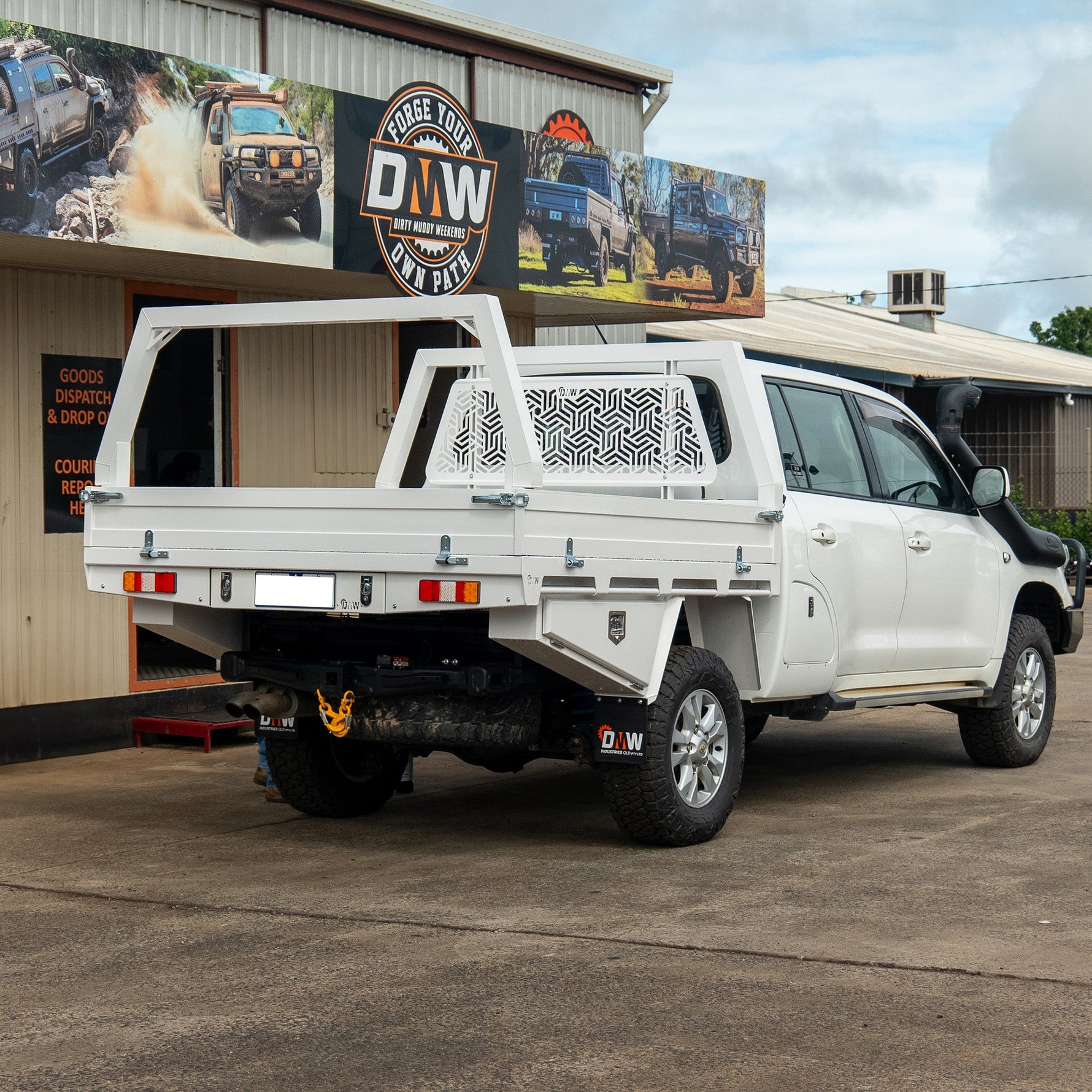 DMW Deluxe Alloy Tray