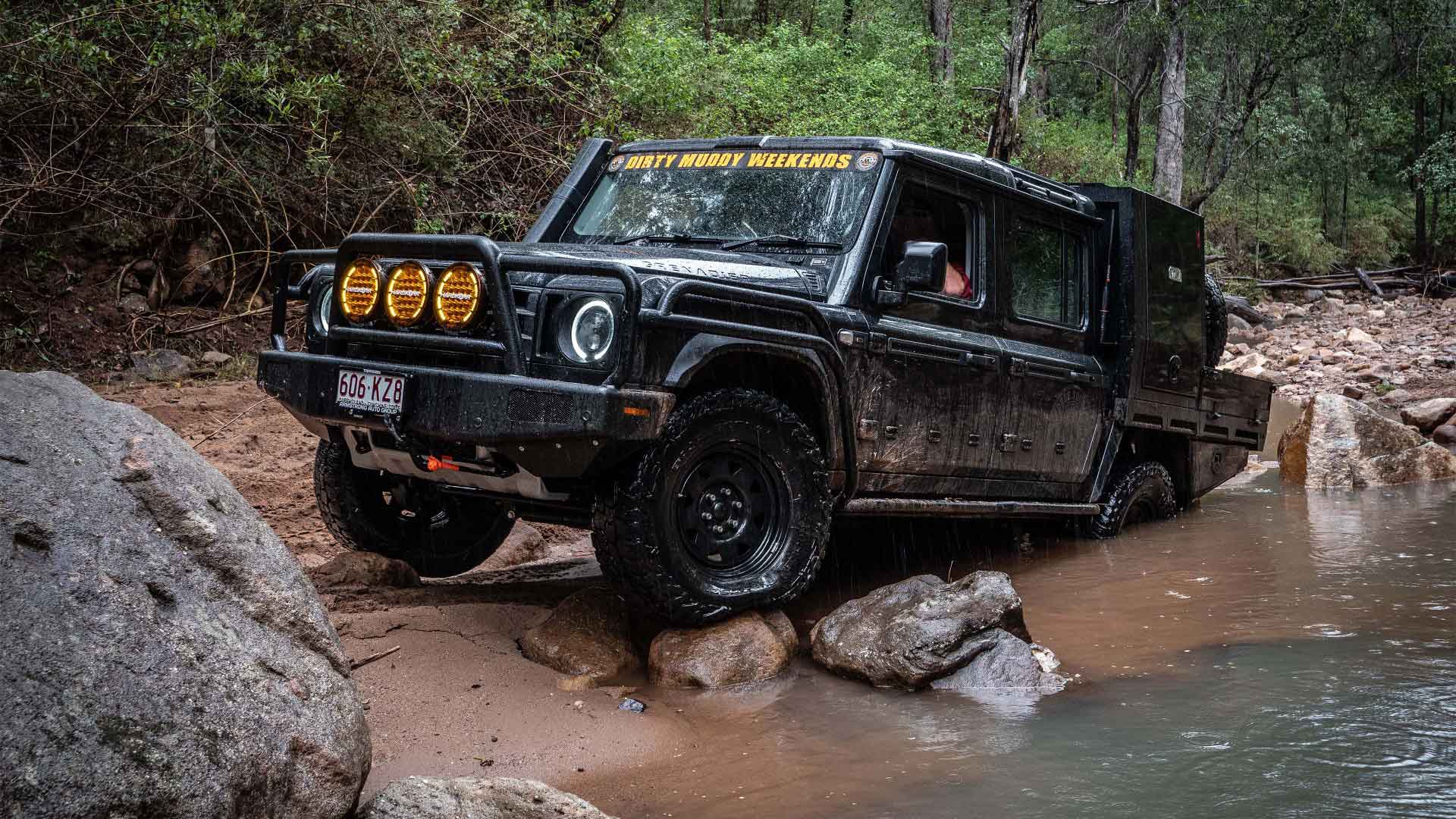 Australian-made 4x4 aluminium tray and canopy fitted by DMW Industries
