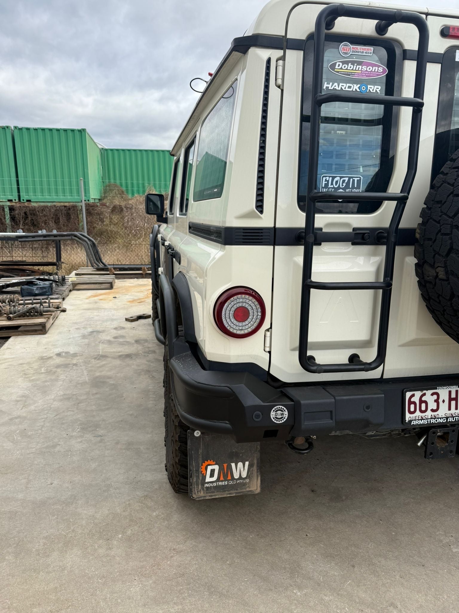 Hpdc Rear Rails DMW Ineos Rear Protection Rails with Bar Corners