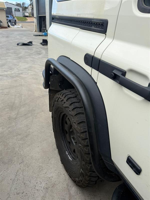 [INEOS] DMW Rear Protection Rails with Bar Corners - DMW