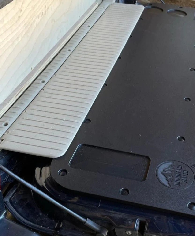 100/105 Series LandCruiser Tailgate Table - DMW