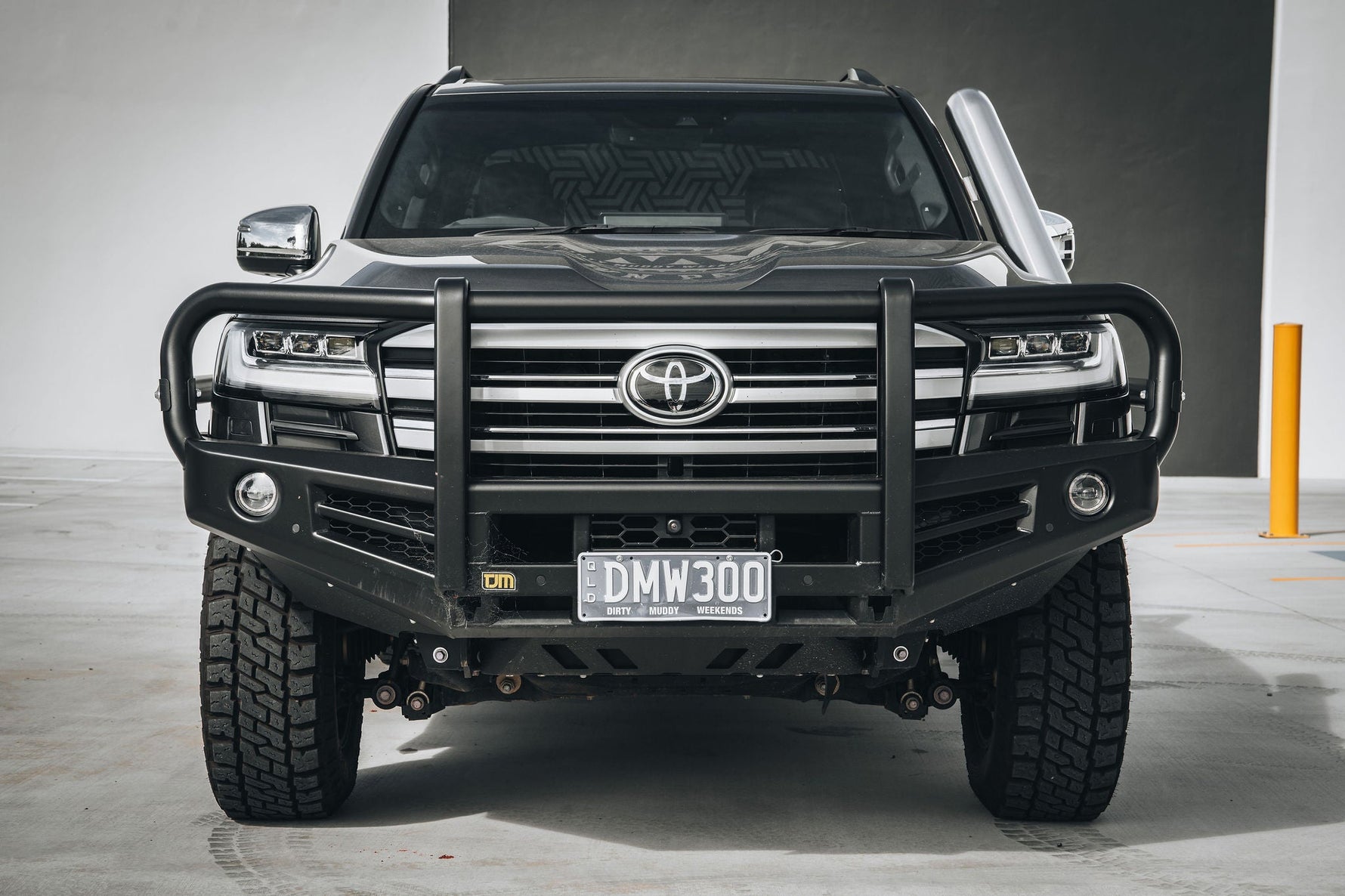 300 SERIES LANDCRUISER DUAL CAB CONVERSION – DMW